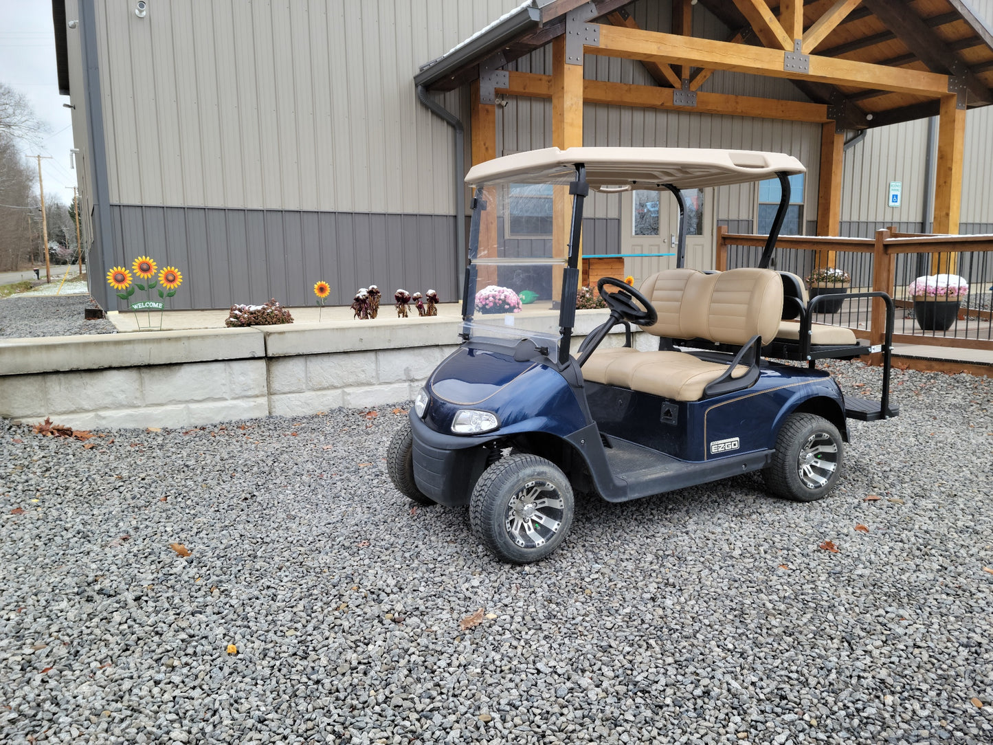 2018 Electric EZGO RXV Golf Cart w/ custom wheels *SOLD*